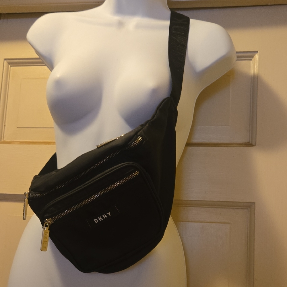 DKNY Cross Body/Belt Bag w/Silver Zippers